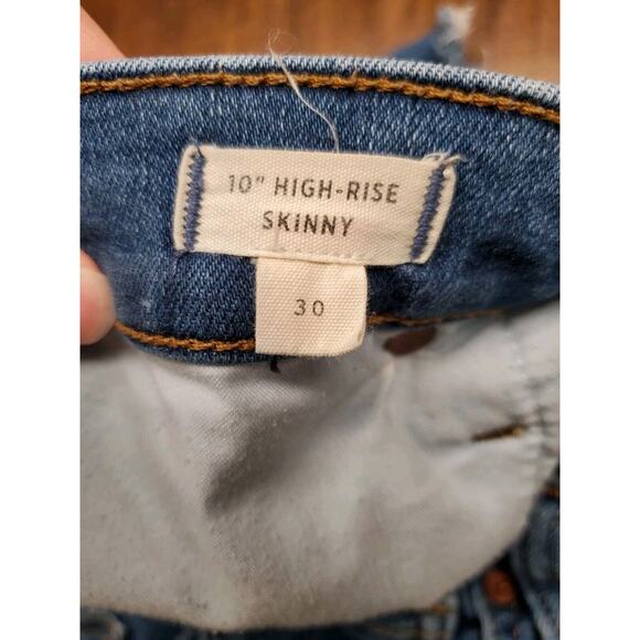 Women's Madewell Medium Wash High-Rise Cut-Off Denim Jean Shorts | Size 30 - Picture 9 of 9